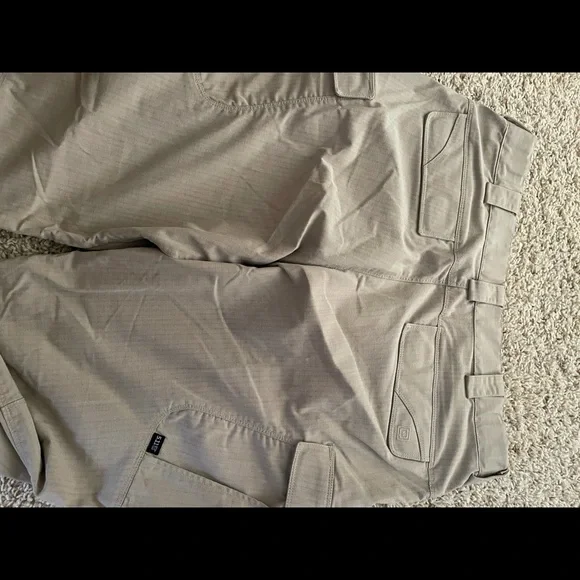 5.11 tactical cargo pants. 34/30 - Picture 3 of 3